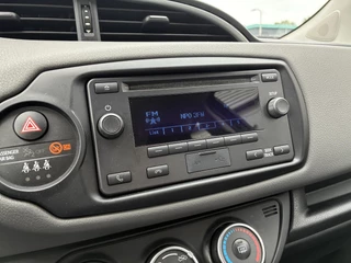 Toyota Yaris 5-DEURS NL-AUTO 1E-EIG DEALER-OND 5-DEURS AIRCO RADIO/CD  TREKHAAK ALL-SEASONS / 23