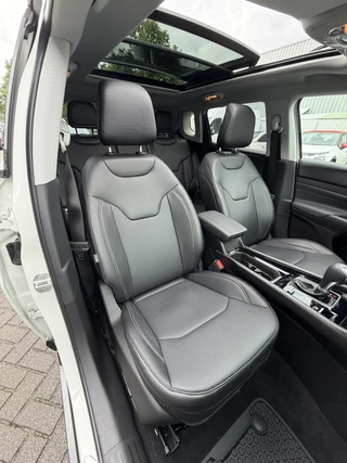 Jeep Compass 4xe 240 Plug-in Hybrid Electric Summit (Elektrisch Schuifdak - Leder incl verwarming/koeling/geheugen - Elektrische Klep - 360gr Camera - Adaptieve Cruise Controle - 19"- Keyless Entry - LED - 4x4) / 17
