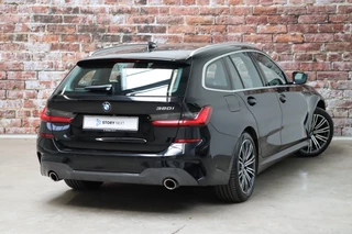 BMW 3 Serie Touring 320i High Executive M Sport Pakket Automaat  / Live Cockpit Professional / Leder / Achteruitrijcamera / DAB / Stoelverwarming / Hifi / Ambiance Verlichting / 18 Inch / LED / Chrome Line / Parkeersensoren voor+achter / Climate Control / 5