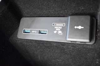 Land Rover Discovery Sport P300E 1.5 S LEDER / P.CAM./ APPLE CARPLAY / LED KOP / 23