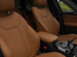 BMW IX3 M SPORT pakket 80 kWh, panoramadak, SOH 98,2 %,vol opties, 1 e eigenaar,conjac sport leder, Origineel NL auto met nap / 6