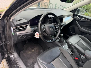 Škoda Kamiq 1.0 TSI Business Edition  Airco-Ecc/Alu wielen/Mistl./Navigatie / 19