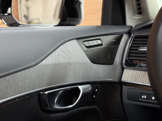 Volvo XC90 2.0 T8 Plug-in AWD Ultra Dark | Massage | Luchtvering | 22Inch | 7-Pers. | Pano |360°|H & K |Head-Up|Elektr Trekhaak / 28
