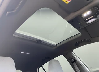 Volkswagen Golf 1.5 eTSI R-Line AUT  | dealer onderh. | panoramadak | stoel-/stuurverw. | keyless | trekhaak | carplay / 20