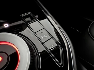 KIA Niro 1.6 GDi Hybrid 141pk DCT6 DynamicLine / 26