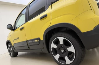Fiat Panda 1.0 Hybrid Pandina Cross | Airco | Apple Carplay/Android Auto | Bluetooth | Cruise control | DAB+ | Lichtmetalen velgen | Parkeersensoren | Hoge zit / 18