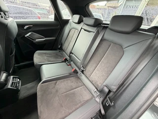 Audi Q3 35 TFSI S Line / Virtual / ACC / Led Matrix / Trekhaak . / 35