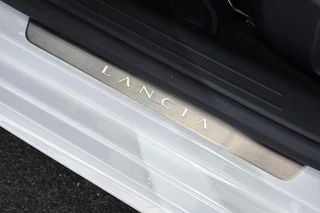 Lancia Ypsilon 1.2 Turbo Hybrid HF Line / 24