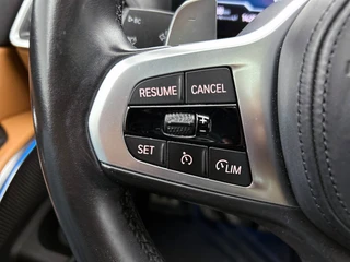 BMW 3-serie 320i M Sport | Schuifdak | Camera | HeadUp Display | Stoelverwarming | Memory Stoelen / 19