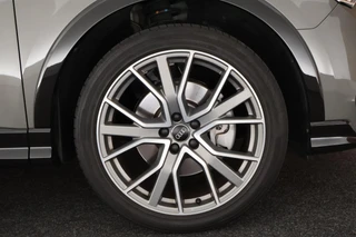 Audi Q3 40 TFSI 190pk quattro edition one Trekhaak Camera Keyless Virtual Cockpit Panoramadak Navigatie S-Line / 59