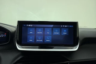 Peugeot 2008 1.2 Hybrid 145 Allure | Climate & Cruise Control | Parkeersensoren voor + achter | AppleCarplay/Android Auto | / 26