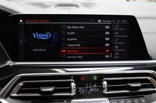 BMW X5 xDrive40i High Executive M Sport Pakket Automaat  / Live Cockpit Professional / Adaptive Air Suspension / Panoramadak Sky Lounge / Bowers & Wilkins / Active Steering / Comfortstoelen / Laserlight / Crafted Clarity / 22 Inch / Leder / M Sportremsysteem / 35