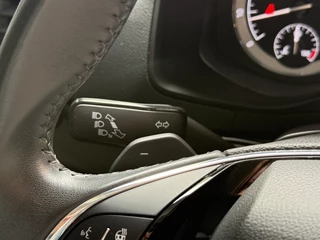 Škoda Karoq 1.5 TSI ACT Business Edition Plus Panoramadak | Camera | Adaptive cruise | Stoelverwarming | Full LED | NL auto | Dealer onderhouden / 21