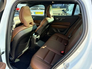 Volvo V60 2.0 T6 Recharge AWD R-Design / 360 camera / Panoramadak / Leder / head-up / Harman-Kardon / 18