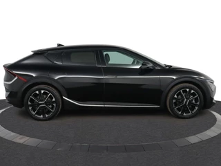 Kia EV6 Light Edition 63 kWh - SOH 99,7%  - Navigatie - Adaptive Cruise Control - Stoel/Stuur verwarming - Apple Carplay/Android Auto - Fabrieksgarantie tot 02-2032 / 10