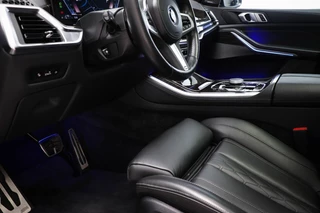 BMW X5 xDrive50e M-sport | PANORAMADAK | INDIVIDUAL VOLLEDER MERINO | HEAD UP | HARMAN KARDON | 360 CAMERA | MAXTON | 22" | / 46
