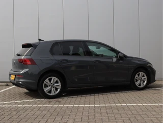 Volkswagen Golf 1.5 eTSI Life Edition  | Facelift | Head-up | Winter pakket / 5