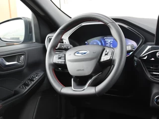 Ford Kuga 2.5 PHEV 225PK ST-Line X | Trekhaak / 42