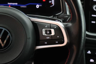 Volkswagen T-Roc 1.5 TSI 150pk DSG R-Line Sport Keyless Virtual Cockpit Navigatie / 17