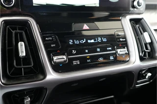 Kia Sorento 1.6 T-GDI 4WD 265 pk PHEV  | SOH 100% | 7 pers | Dealer onderhouden | / 26