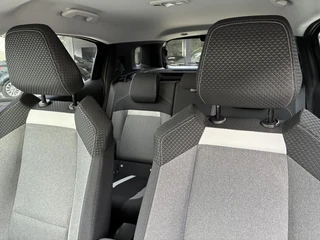 Opel Frontera 1.2 Turbo 145Pk Automaat Hybrid GS | DEMO | Climate control | Navigatie | Winterpakket | Camera | Parkpilot | Led | Private-Glas | Elektrisch Pakket | LM-Velgen / 33