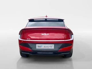 Kia EV6 Light Edition 63 kWh | VOORRAAD VOORDEEL NU €42.950,- | Direct leverbaar | Stoel+Stuur verwarming | Climate control | Navigatie | Parkeer camera achter | Parkeer sensoren voor en achter / 7