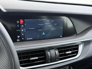 Alfa Romeo Stelvio 2.2 JTD AWD Veloce Automaat | VAN: € 34.900- VOOR: € 32.877,- UW HERFSTVOORDEEL: € 2.023,- | CAMERA| STOEL + STUURVERWARMING + MEMORY| KEY LESS ENTRY | LEDER | ADAPT. CRUISE CONTROL | 12 MND BOVAG GARANTIE / 40