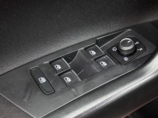 Volkswagen Taigo 1.0 TSI R-Line | Pano | Camera | Virtual Cockpit | CarPlay | Adaptive Cruise / 23