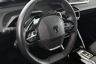 Peugeot 208 1.2 Hybrid 100 e-DCS6 Allure / 12