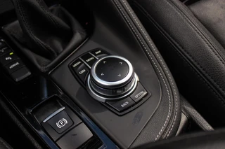 BMW X1 xDrive25e High Executive M sport | 1e eigenaar | Dealer onderhouden | Panoramadak | Apple Carplay | Camera | LED adaptief | Head-up | Stoelverwarming | Cruise control / 31