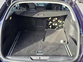 Peugeot 308 SW 1.2 PureTech Blue Lease Executive | PANO | TREKHAAK | NAP / 10