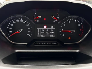Peugeot Rifter 1.2 PureTech Allure | Automaat | Trekhaak | Distributieriem vervangen| Camera | Climate Control / 12