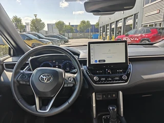 Toyota Corolla Cross 2.0 High Power Hybrid First Edition BLIND-SPOT EL-ACHTERKLEP LM-VELGEN KEYLESS PARK-SENSOREN STOELVERW DRAADLOOS-LADEN AD-CRUISE BLUETOOTH / 19