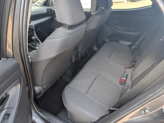 Toyota Yaris 1.5 Hybrid 115 Dynamic LED-VERLICHTING KEYLESS PRIVACY GLASS / 8