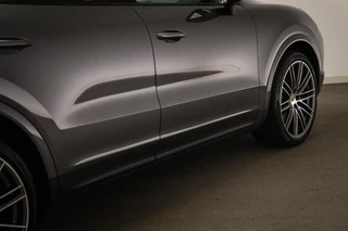 Porsche Cayenne 3.0 E-Hybrid Platinum Edition | LUCHTVERING | MASSAGE | STOELVENTILATIE | COMFORTSTOELEN | CAMERA | 22" / 28