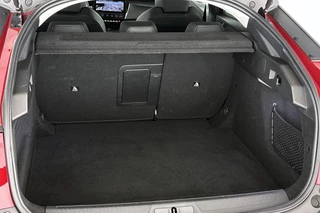 Peugeot 408 1.2 PureTech Allure Pack 130 EAT8 Stoelverwarming Camera Keyless 19" / 10