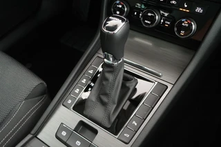 Skoda Superb Combi 1.4 TSI 218pk iV Business Edition Trekhaak Memory Stoelverwarming Virtual Cockpit Navigatie / 40
