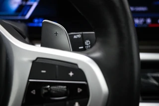 BMW X5 xDrive50e M-Sport | PANORAMADAK | HEAD UP | HOUTAFWERKING | ACHTERBANKVERWARMING | TREKHAAK | 360 CAMERA | 21" / 46