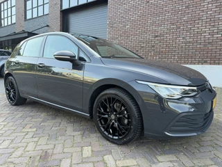Volkswagen Golf 1.0 TSI / Apple CarPlay-Android / LEDER interieur + Stuur / Licht & Zicht Pakket / ALL-Season / 1e Eigenaar / 8