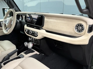 Jeep Wrangler Unlimited Brute 4xe 380 Sahara | BRUTE Active Suspension System | Individual Kleur | Apple-Android / 18