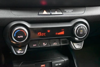 KIA Stonic 1.0 T-GDi MHEV 100pk DynamicLine / 23