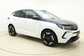 Opel Grandland 1.6 Turbo Plug-In Hybrid 300PK 4x4 GSe | Adaptive Cruise Control | 360° Camera | Stoelverwarming | Elektrische achterklep | Alcantara Bekleding | Camera | 19'' LM Velgen / 9