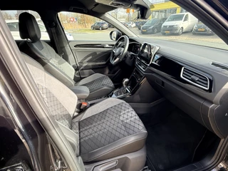 Volkswagen T-Roc 1.5 TSI R-Line Edition  | LED | Keyless | Virtual Cockpit | Apple/Android | Adapt Cruise | PDC v+a incl. camera / 31