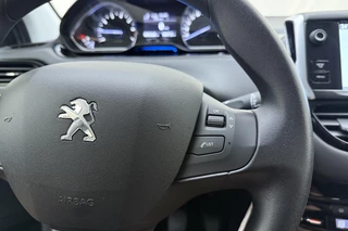 Peugeot 208 1.2 VTi Envy / 19