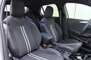 Opel Corsa 1.2 Turbo 145pk Automaat Hybrid GS | 8 jaar speciale Garantie | Navigatie | Adapt. Cruise control | Keyless | Climate control | Stoel- en stuurverwarming | Sportstoelen | Lichtmetalen velgen / 14