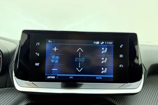 Peugeot 2008 1.2 PureTech Active Pack 100 PK | Handgeschakeld | Trekhaak | Navigatie | Climate Control | Bluetooth | Cruise Control | Licht Metalen Velgen | Stuurwielbediening | 1e eigenaar / 23
