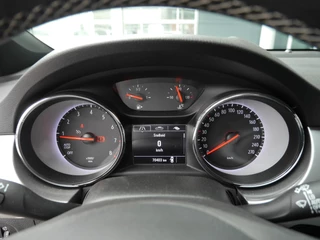 Opel Astra Sports Tourer 1.2 Edition 2020 130pk | Stoel en stuurverwarming | Trekhaak | Lichtmetalen velgen | Navigatie | 130PK | Airco / 18