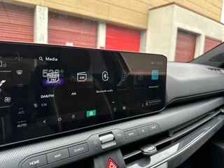 Kia K4 1.0 T-GDi MHEV GT-Line Launch Edition (pano) | Stoel & stuurverwarming | Wireless carplay/android auto | Fabrieksgarantie t/m 6-2036 +3x 1 jaar* | metallic lak | NAP / 25