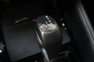 BMW X1 xDrive25i High Executive xLine Automaat  / Navigatiesysteem Plus / Driving Assistant Plus / Trekhaak / Panoramadak / Park Assistant / Leder / Park Assistant / AWD / 18 Inch / Head-Up Display / Stoelverwarming / Hifi / Parkeersensoren / Climate Control / LED / 23