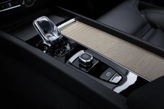 Volvo XC60 T8 Plug-in hybrid AWD Ultra Dark Snel Leverbaar! Te bestellen! / 30